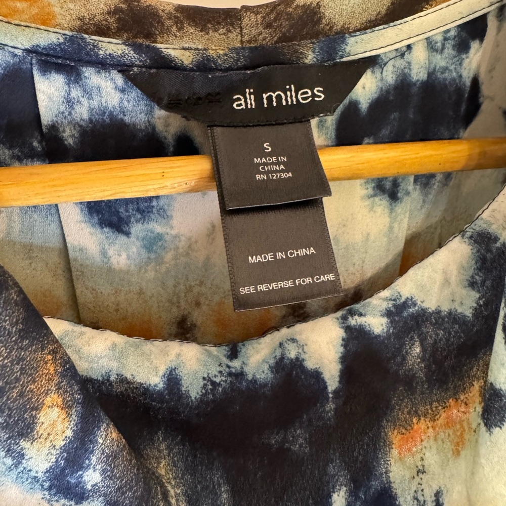 Ali Miles Tunic Top - Picture 2 of 6